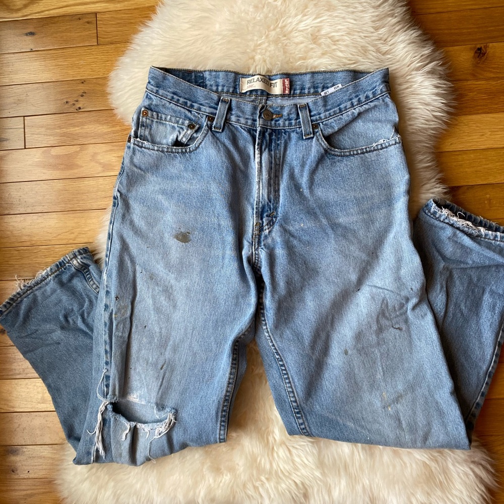 Distressed men’s-boyfriend style Levi’s 550